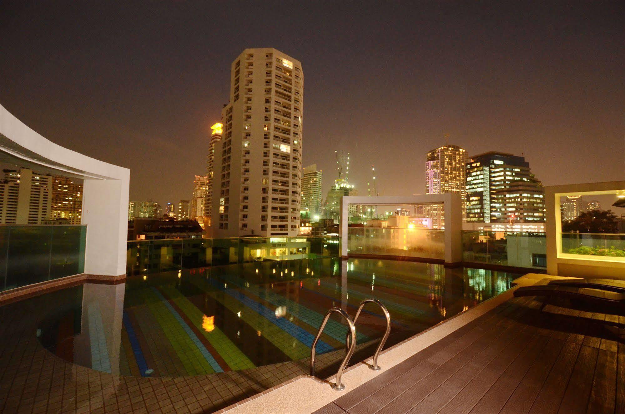 Beverly 33 By Aspira Bangkok Exterior foto