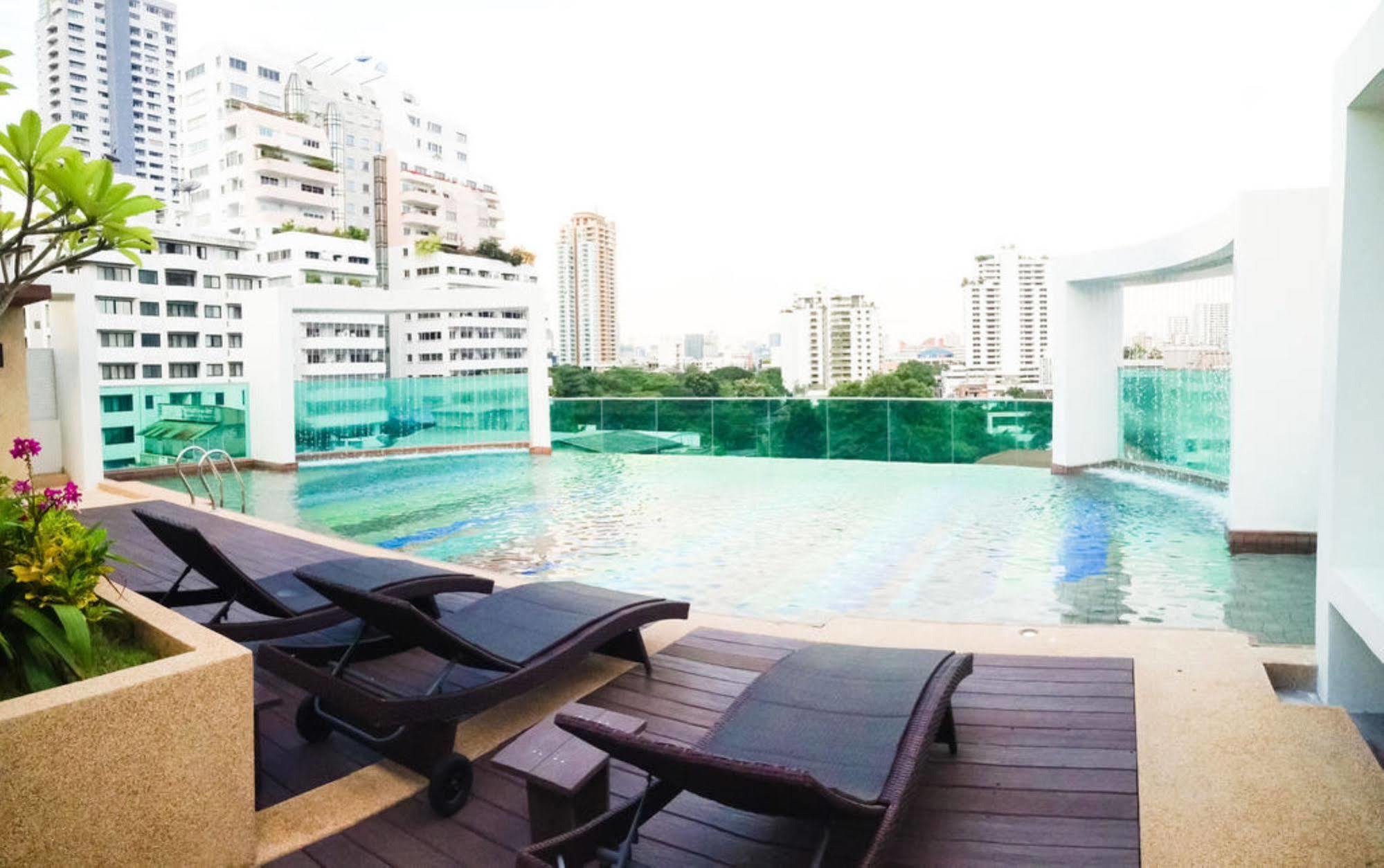 Beverly 33 By Aspira Bangkok Exterior foto